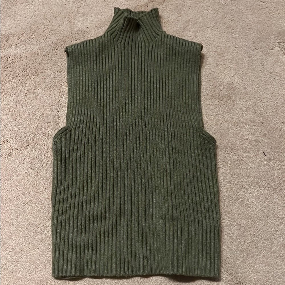 ZARA SLEEVELESS TURTLENECK TOP